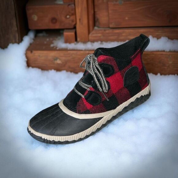 Women’s Sorel Out N About Plus Buffalo Plaid Boots Size 8 - Picture 1 of 7
